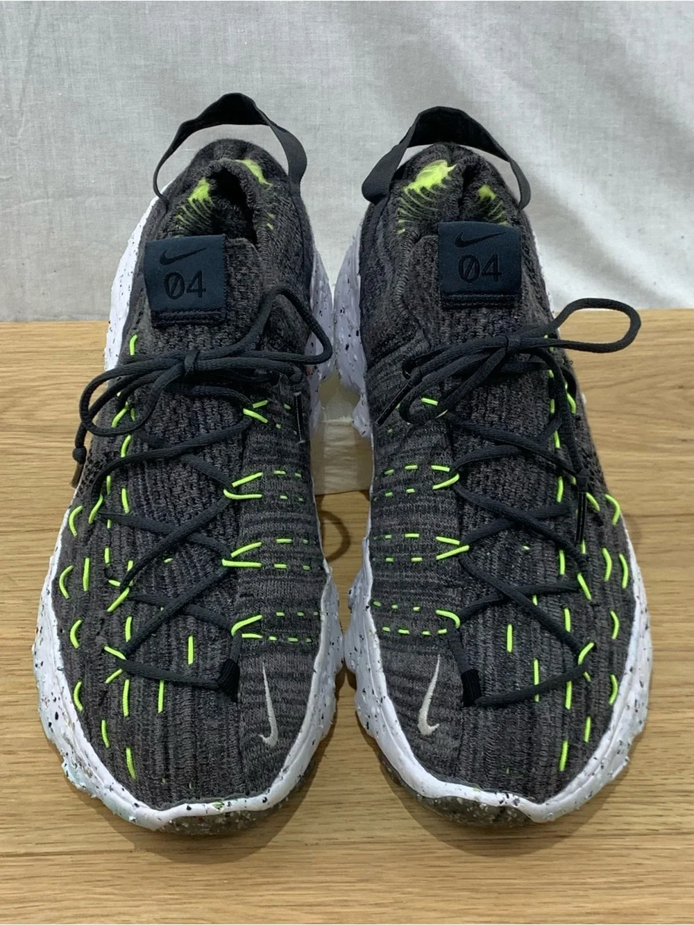 Nike Space Hippie 04 Men’s Size 10.5 Black Volt White Athletic Shoes
